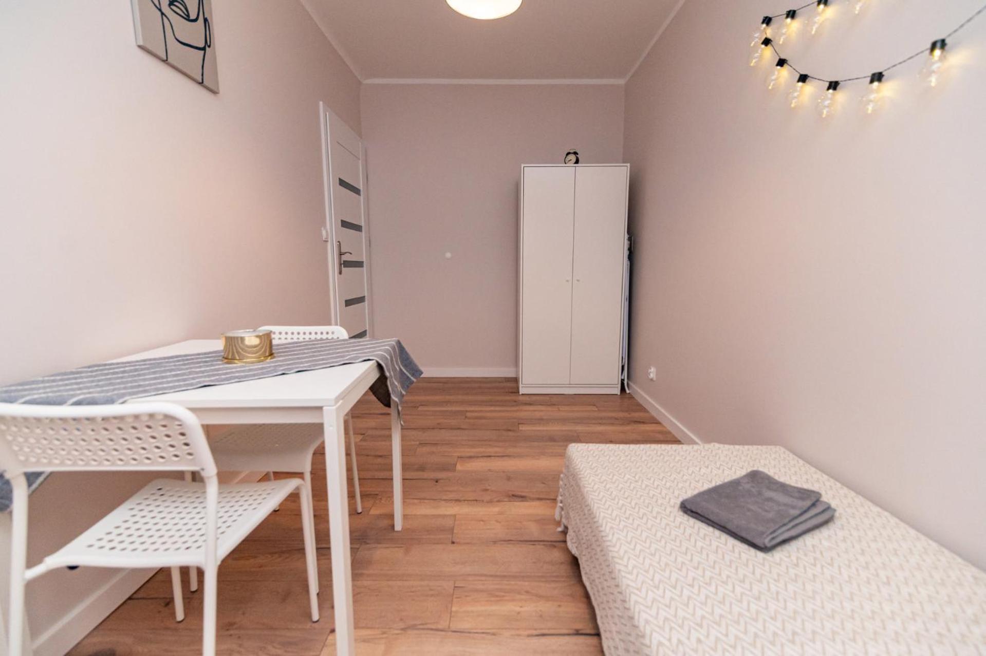 Appartement Regem Wola à Varsovie Extérieur photo
