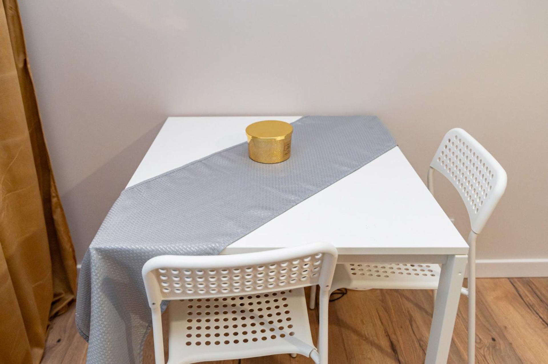 Appartement Regem Wola à Varsovie Extérieur photo